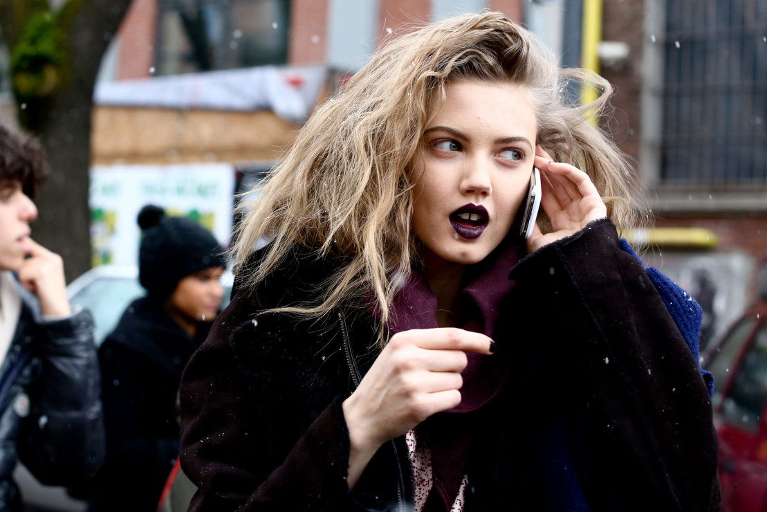 Street fashion: top modelki walczą z zimnem
