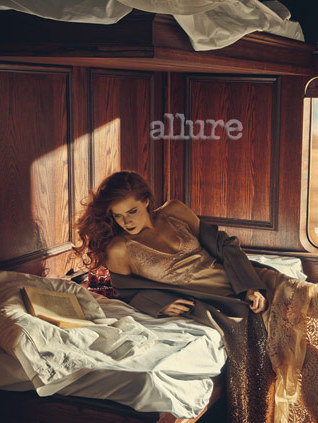 Amy Adams w lipcowym Allure