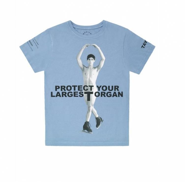 Taylor Toth na t-shircie Protect The Skin You're In 