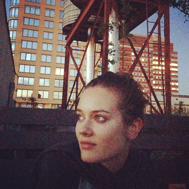JAC i uroki życia w wielkim mieście: "niedzielny wschód słońca #goodtalks #longnight #nyc ☀", fot. Instagram
