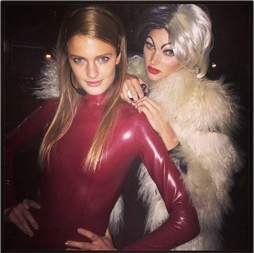 Constance Jablonsky jako Britney Spears i Elsa Hosk jako Cruella De Mon, fot. Instagram