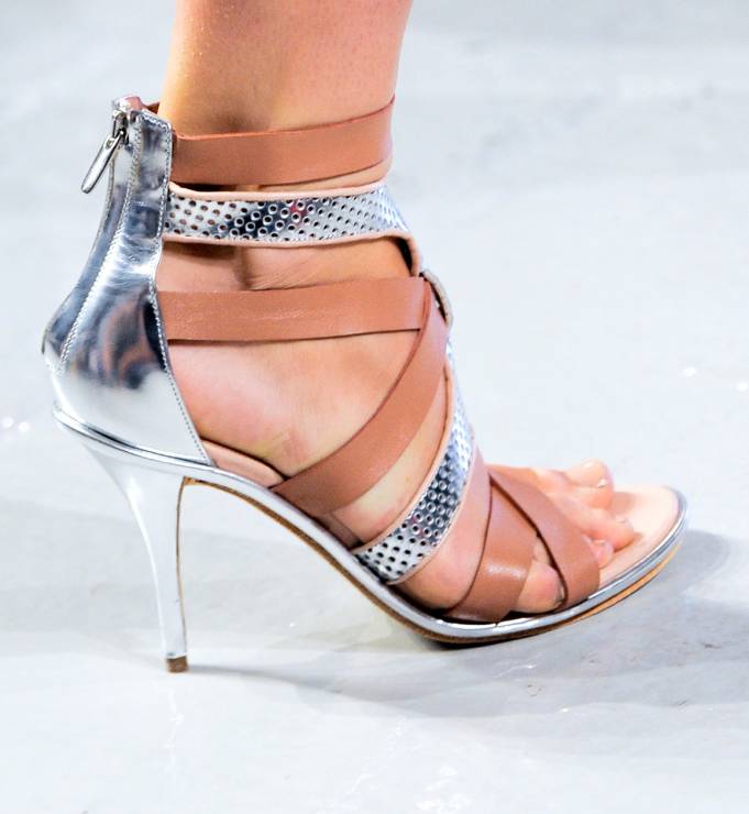 Sandały na szpilce - trendy 2014