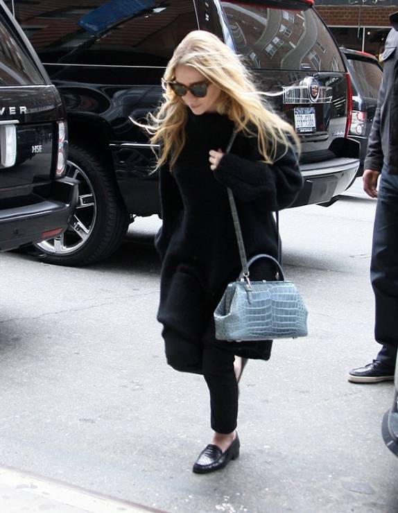 Gwiazdy prywatnie: Ashley Olsen idzie do Greenwich Hotel w Nowym Jorku, fot. East News