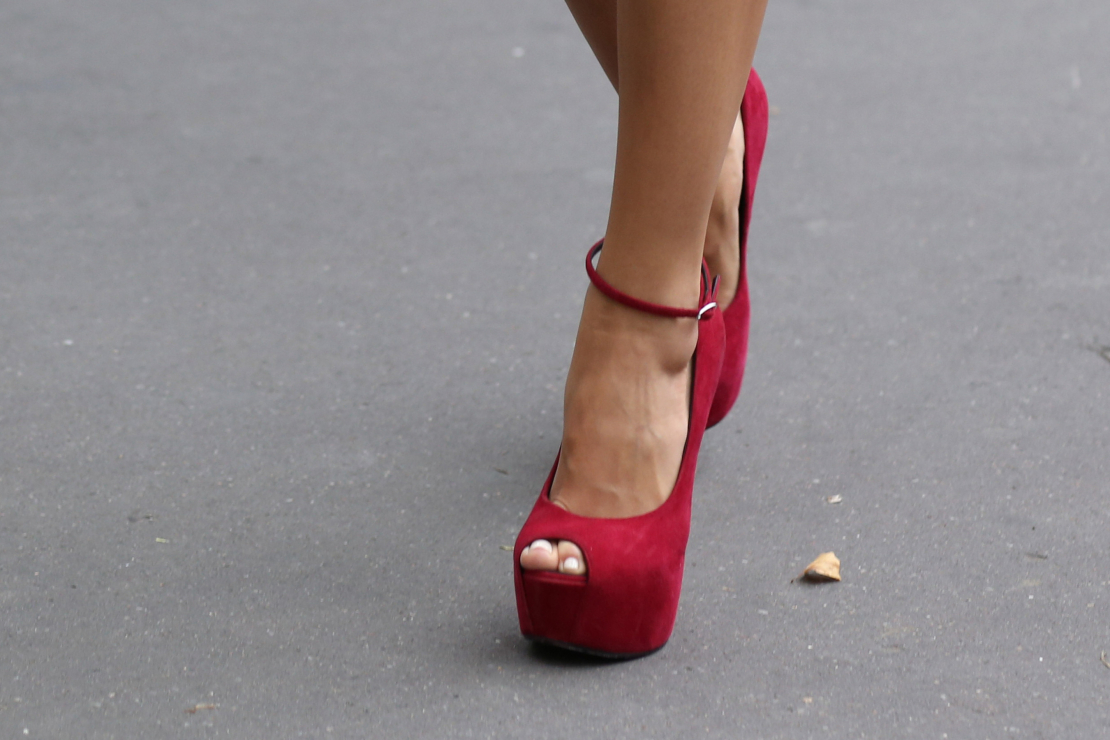 Street fashion: buty i akcesoria gości na pokazach haute couture FW14