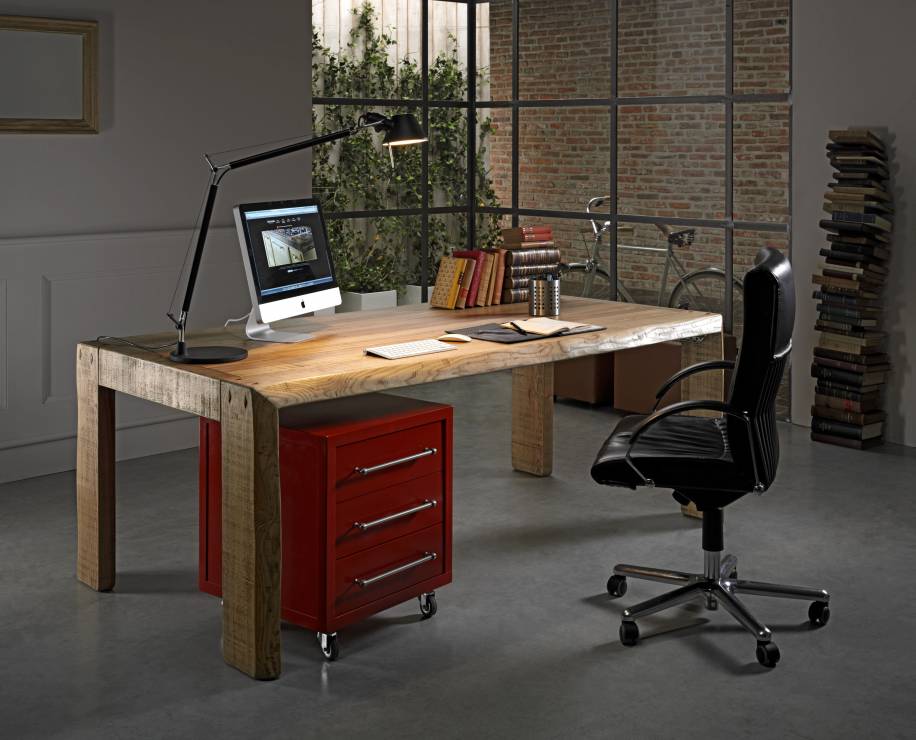Idealne biurko - jak urządzić miejsce pracy?