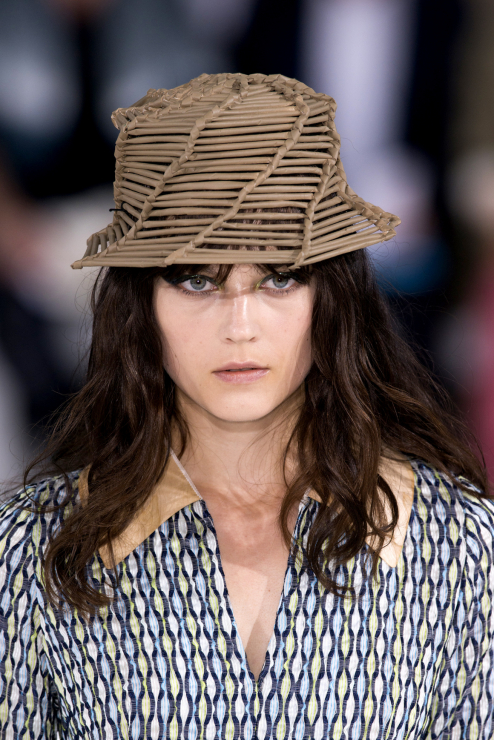 Modne czapki i kapelusze: wiosna-lato 2015