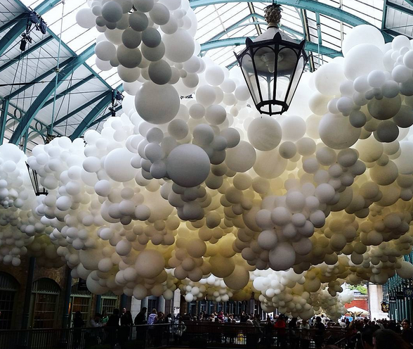 Balonowa chmura w Londynie