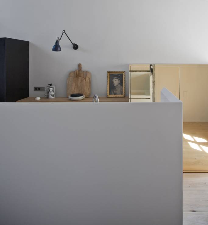 Wnętrze tygodnia: minimalistyczny apartament w Paryżu, proj. RMGB, fot. mat studio RMGB
 
