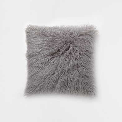 Ozdobne poduszki na zimę - gdzie je kupić?