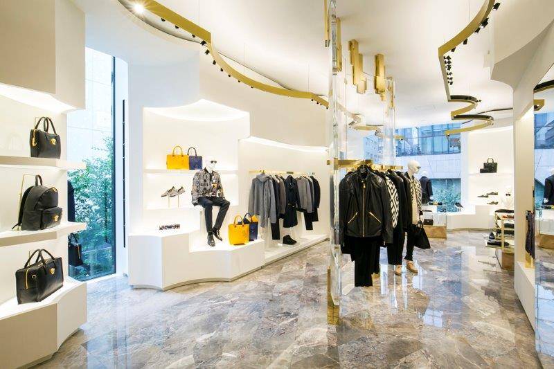 Nowy butik Versace w centrum Tokio
