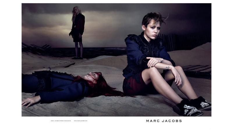 Kampania Marc Jacobs, wiosna-lato 2014, modelki: Miley Cyrus, Esmeralda Seay Reynolds i Natalie Westling, fot. Juergen Teller