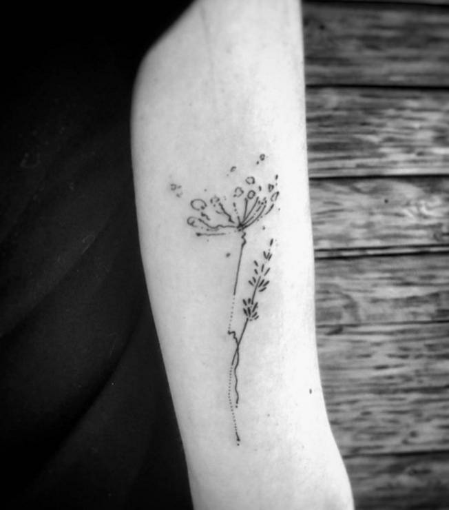 Tatuaże kwiaty, tatuaże rośliny,  fot. instagram.com/qbmix_saketattoocrew
