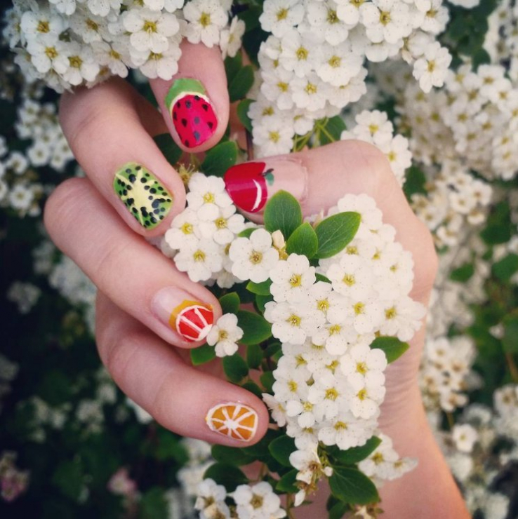 Fruit Manicure - owocowe paznokcie na lato, fot. @jessicaspolish