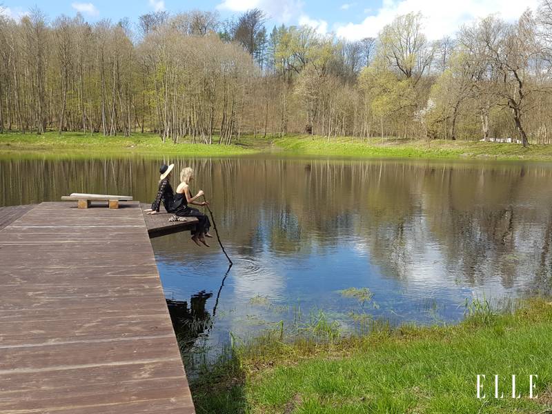 Jezioro w parku przy Pałacu Ciekocinko to idealna sceneria romantycznych scylizacji./fot. Marta Zaczyńska 
