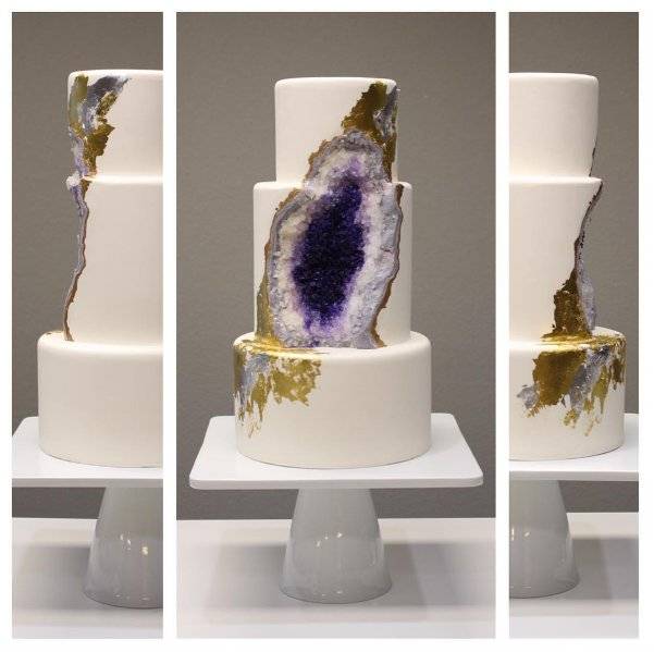 #geodeweddingcake Torty ślubne przypominające kamienie szlachetne, fot. instagram intricateicings