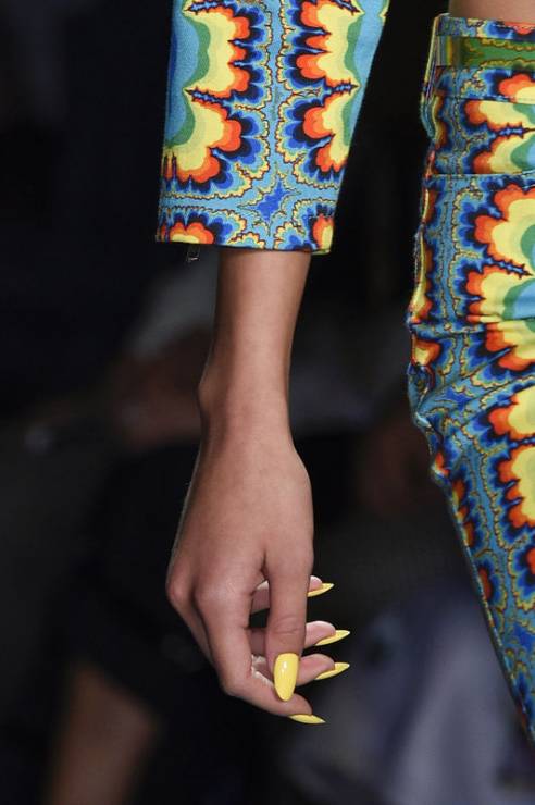 Kolorowe paznokcie, Jeremy Scott, fot. Imaxtree