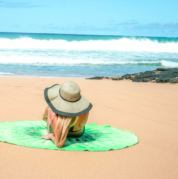 Okrągły ręcznik na plażę - wakacyjny hit! fot. roundtowelco
