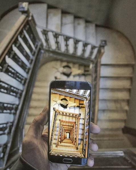 #worldneedsmorespiralstaircases - schody kręcone na Instagramie, fot. via Instagram/worldneedsmorespiralstaircases