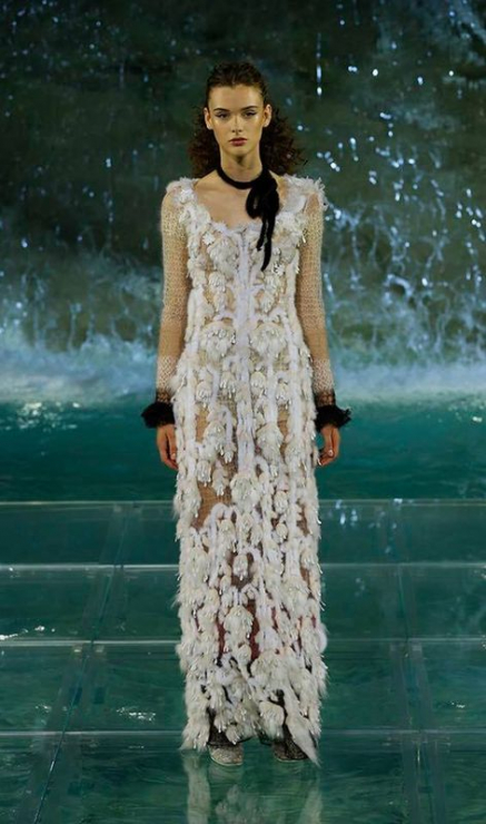Suknie ślubne z pokazów haute couture jesień-zima 2016/2017, Fendi