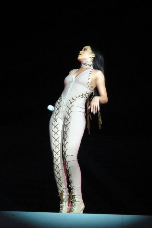 Rihanna na "The Anti World Tour" - zobacz kostiumy sceniczne