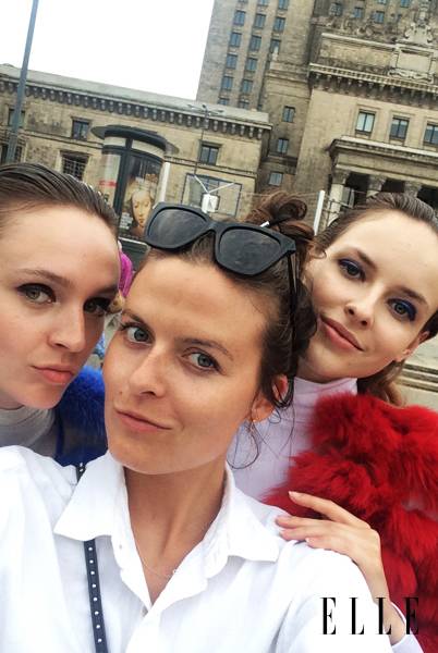 Selfie z bohaterkami okładki to pozycja obowiązkowa, nasza stylistka Karolina Limbach świetnie czuje się przed i za obiektywem.