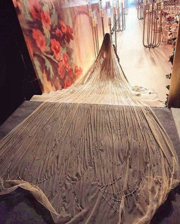 Dana Wolley Zayat zaprojektowała swoją suknię ślubną