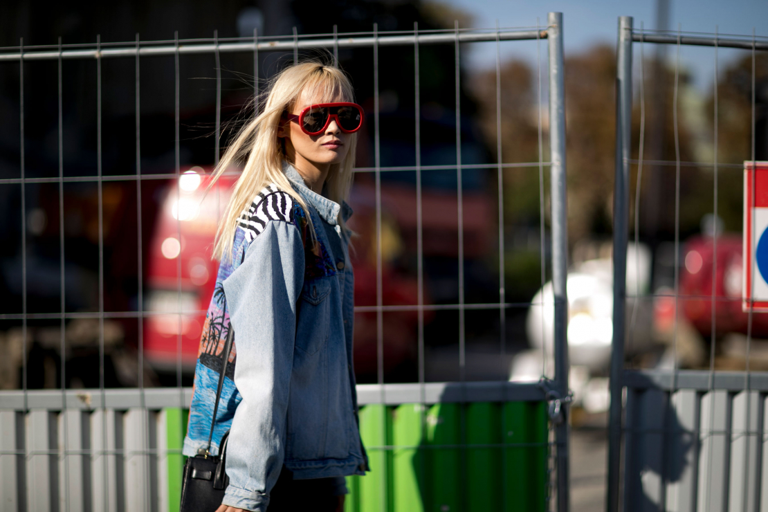 Street fashion: modelki off duty na Paris Fashion Week SS17