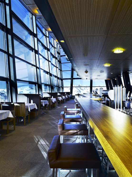 Modna restauracja Pardorama słynie z tyrolskich przysmaków i pięknych widoków. 