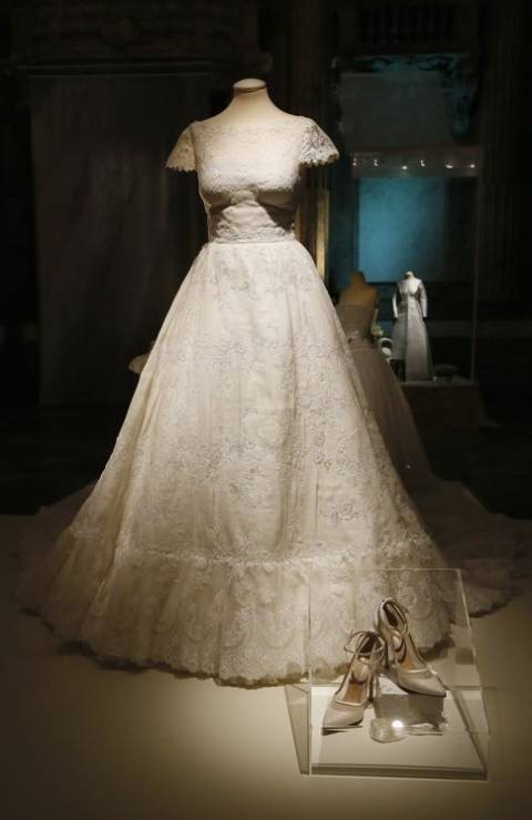Wystawa królewskich sukni ślubych w Sztokholmie