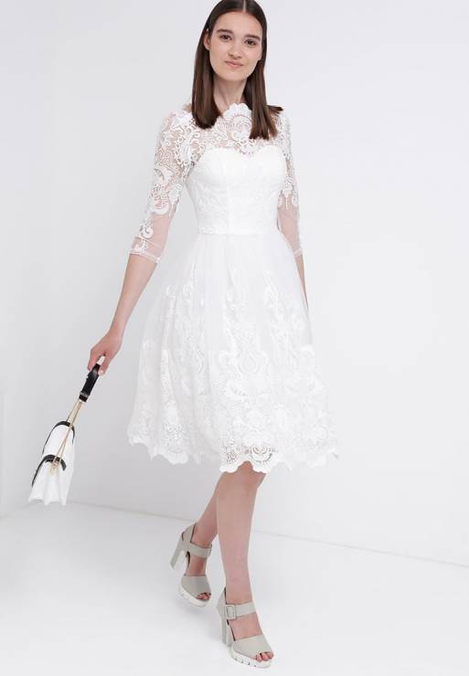 Sukienki na studniówkę, Chi Chi London, biała koronka