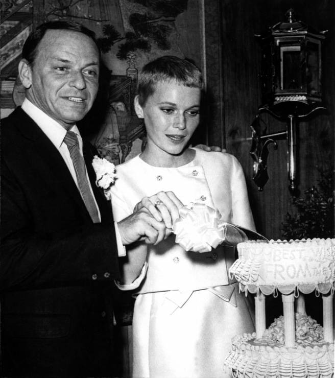 Słynne suknie ślubne gwiazd, Mia Farrow, 1966 rok