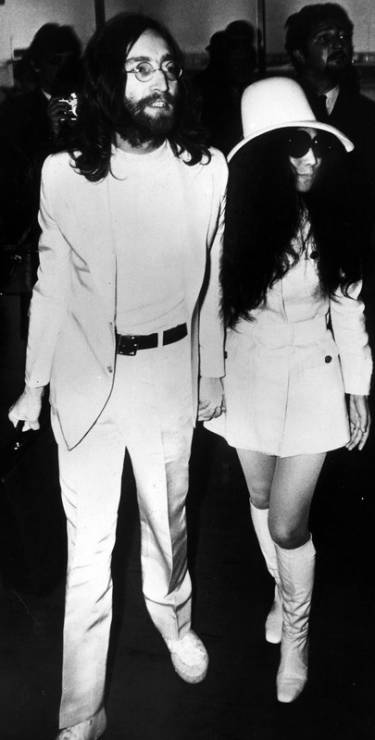 Słynne suknie ślubne gwiazd, Yoko Ono, 1969 rok