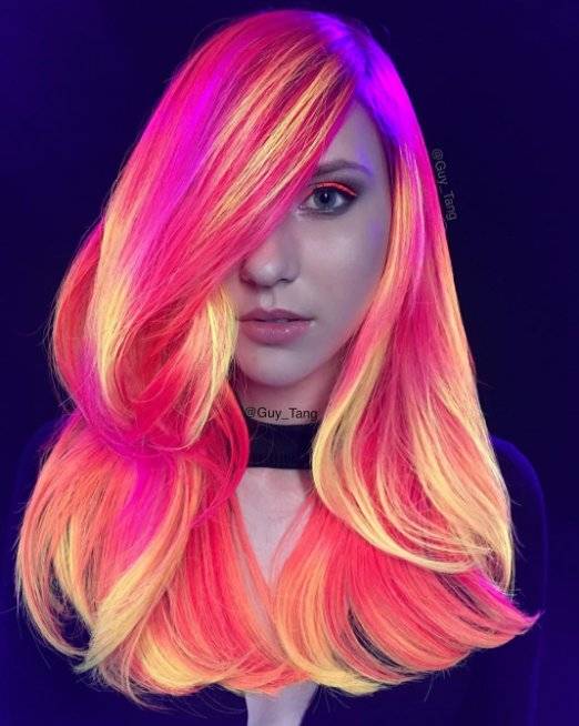 Neonowe włosy, które świecą w ciemności!