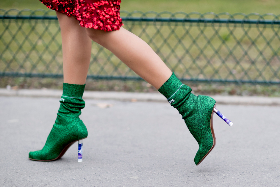 Street fashion: buty i akcesoria gości na pokazach haute couture SS17