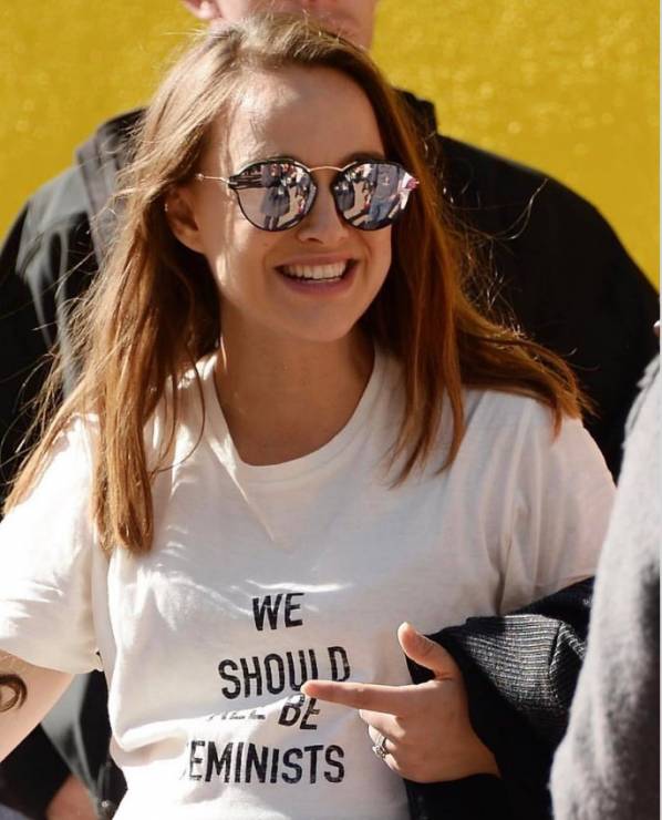 "We should all be Feminists" - najmodniejszy T-shirt sezonu!