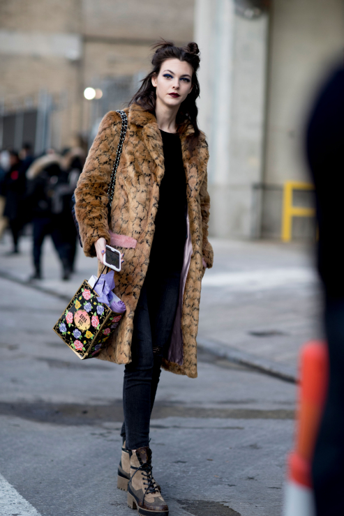 Street fashion: modelki off duty na New York Fashion Week AW17