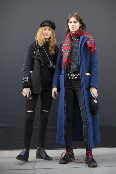 Street fashion: modelki off duty na London Fashion Week AW17