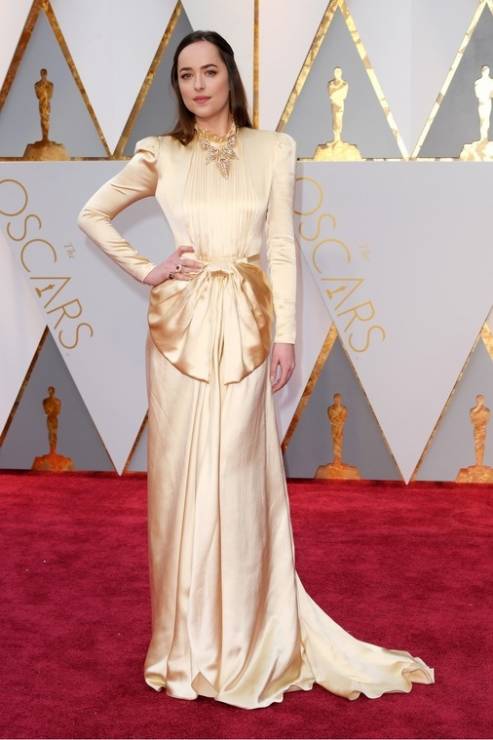 Oscary 2017: Dakota Johnson w sukni Gucci
