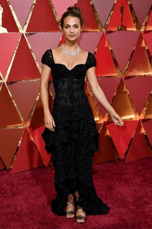 Oscary 2017: Alicia Vikander w sukni Louis Vuitton
