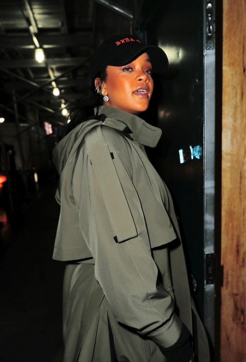 Rihanna w czapce MISBHV!
