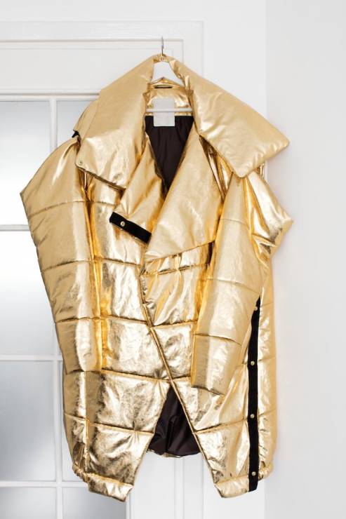 Złota kurtka MMC garderoby Maffashion