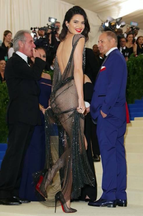 Kendall Jenner - Met Gala 2017, sukienka La Perla
