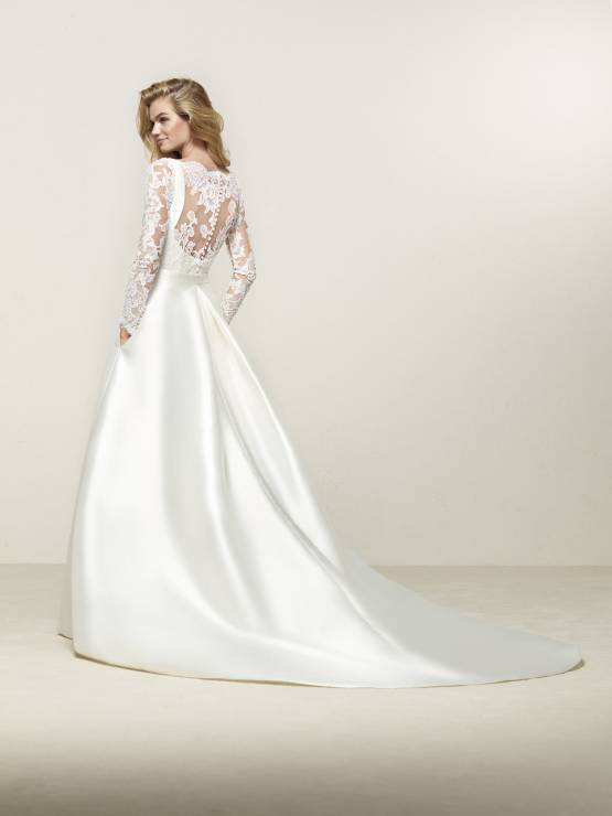 Suknia ślubna Pronovias model Drales