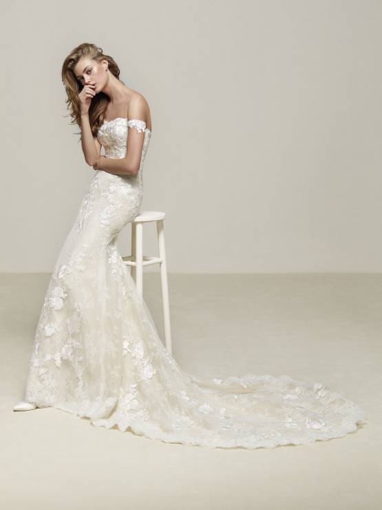 Suknia ślubna Pronovias model Dria
