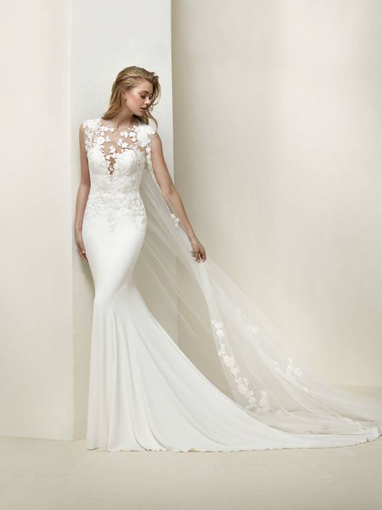 Suknia ślubna Pronovias model Drail