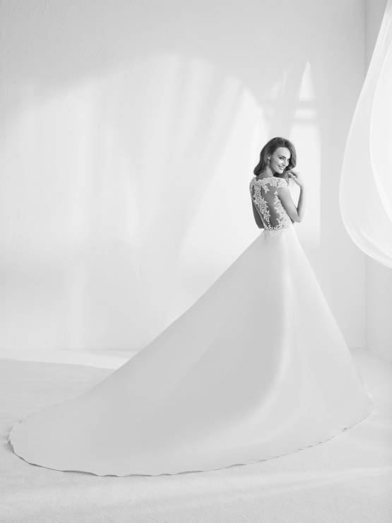 Kolekcja ślubna Pronovias 2018 - model Rapsody