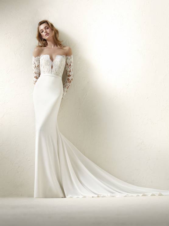 Suknia ślubna Pronovias model Dracma
