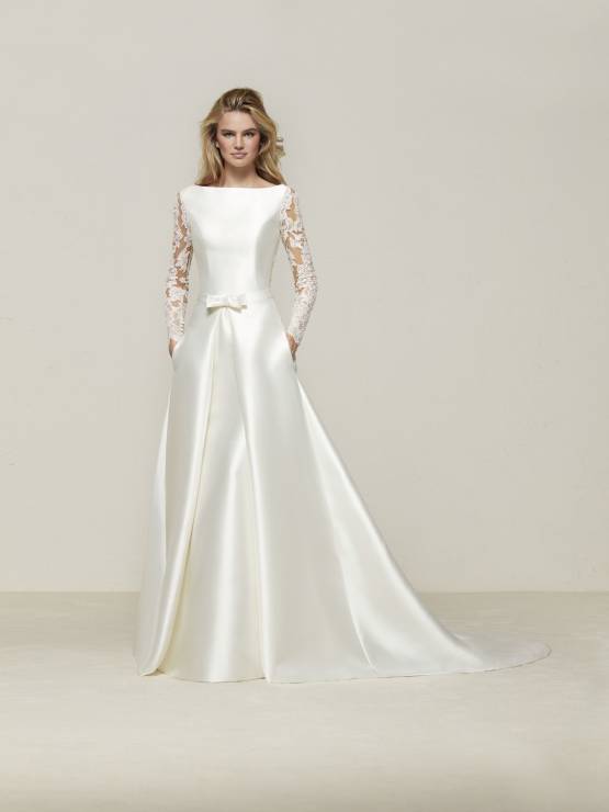 Suknia ślubna Pronovias model Drales
