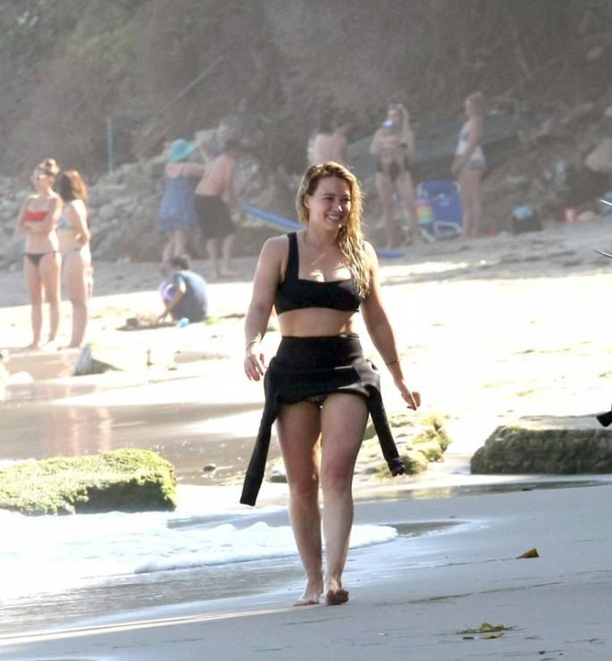 Hilary Duff w stroju kąpielowym