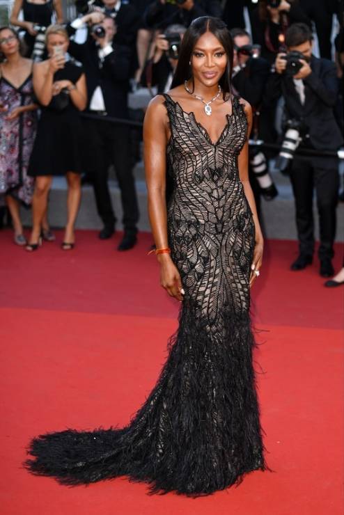 Cannes 2017: Naomi Campbell w sukni Atelier Versace na jubileuszu Festiwalu Filmowego w Cannes